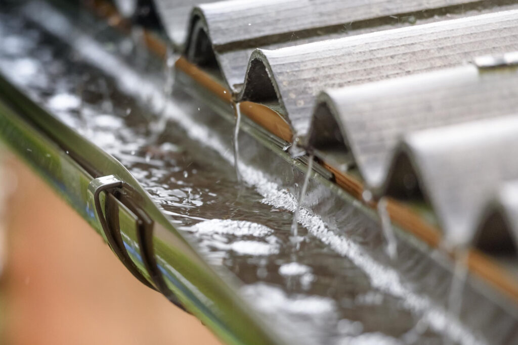 Installation et entretien de gouttières et zinguerie près de Rillieux-la-Pape