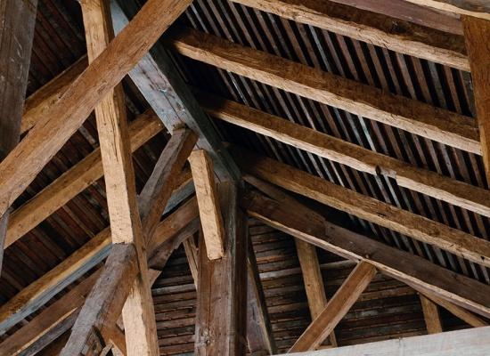 Rénovation de charpente bois par un artisan charpentier à Rillieux-la-Pape